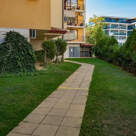 Menada Diamond Bay شقة