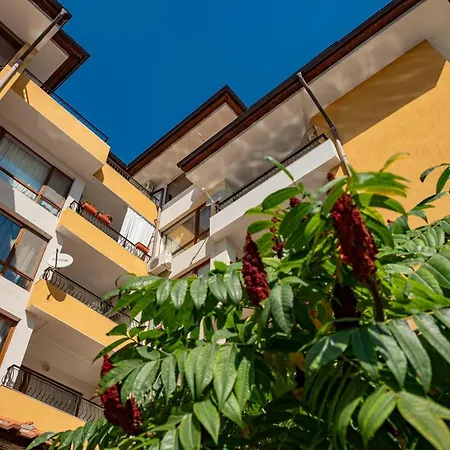 Menada Diamond Bay ساني بيتش