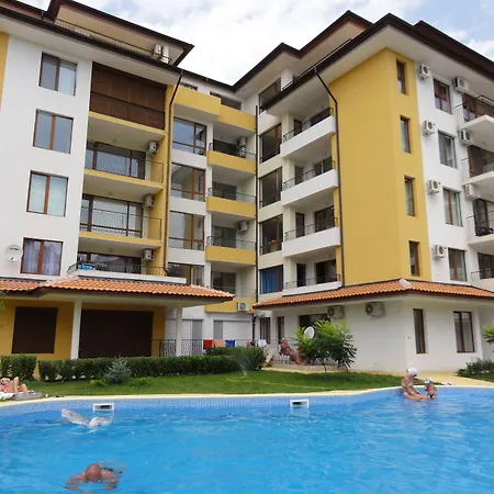 Menada Diamond Bay ساني بيتش