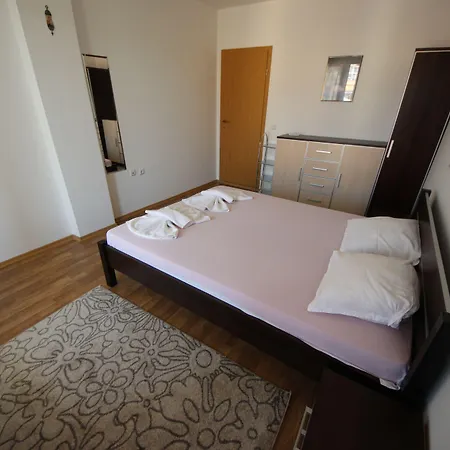Menada Diamond Bay ساني بيتش
